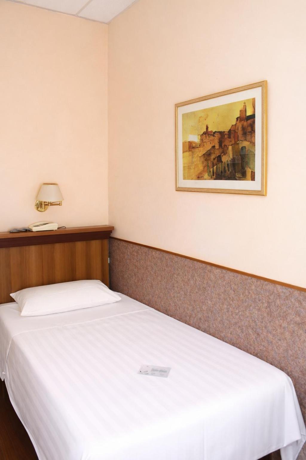 Single Room,1756404402:JPEG